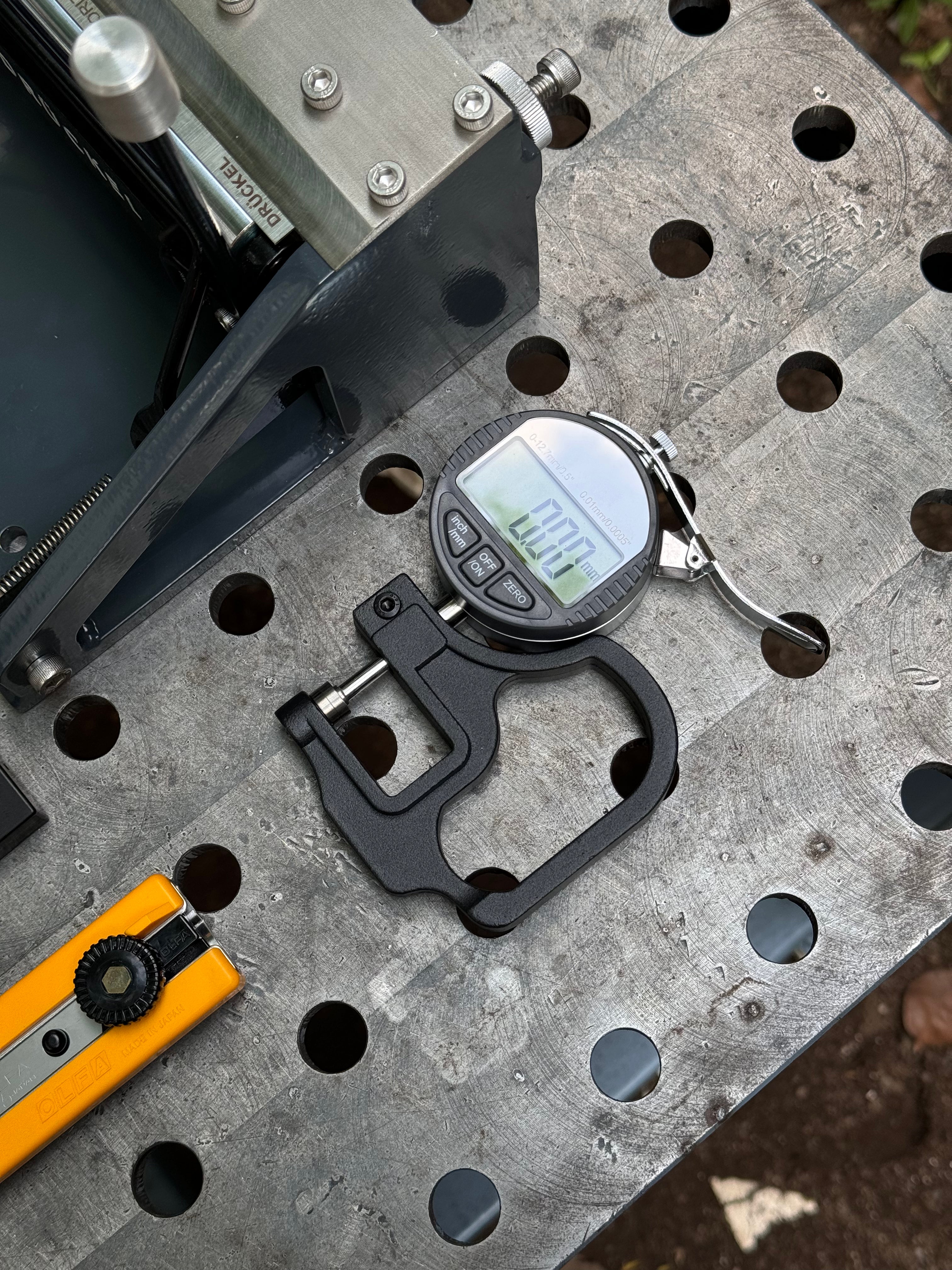 High Accuracy Digital Thickness Gauge for Measuring Leather Thickness